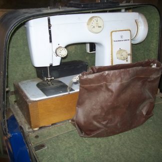 Швейная машинка Чайка-132 М